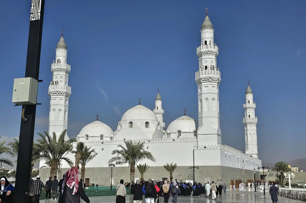 Madinah Ziyarat Tour — private Umrah transfer