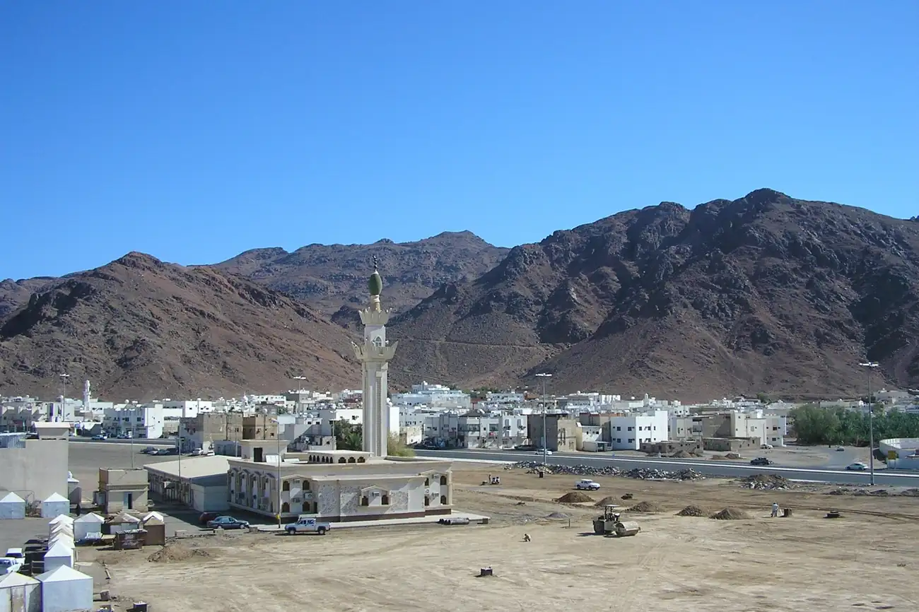 Makkah or Madinah First? Planning the Order of Your Stay