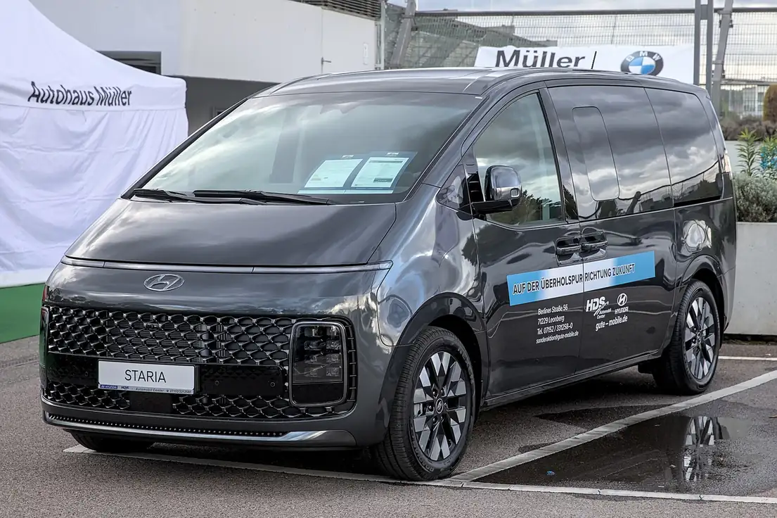 Hyundai Staria — Hyundai Staria lounge van, private Umrah transfer vehicle
